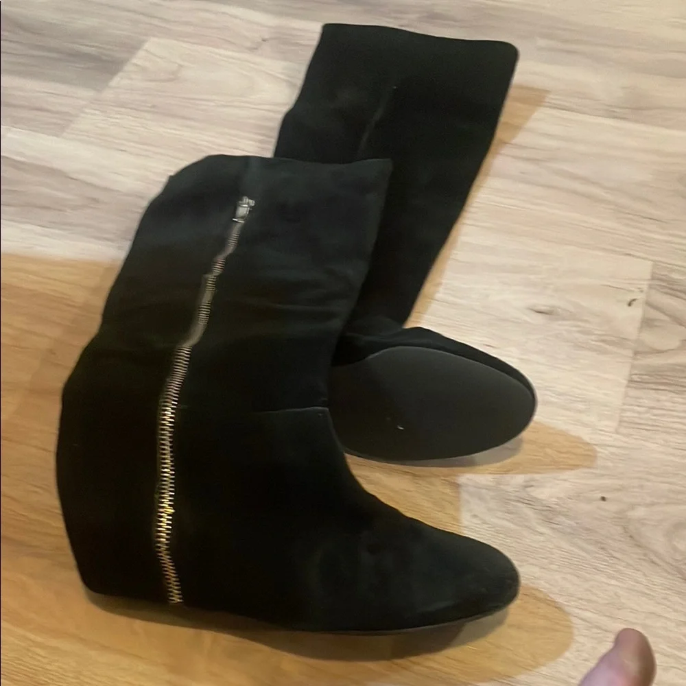 BCBG generation black suede knee high Women's Boots size 6.5